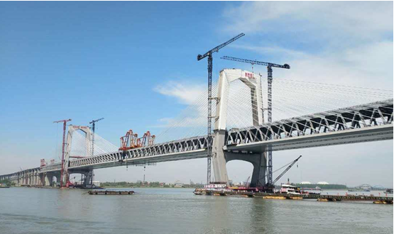 The Three Gorges paint helps the closure of the steel beams of the commercial Hefei Hangzhou highway and railway dual-purpose Yangtze River Bridge